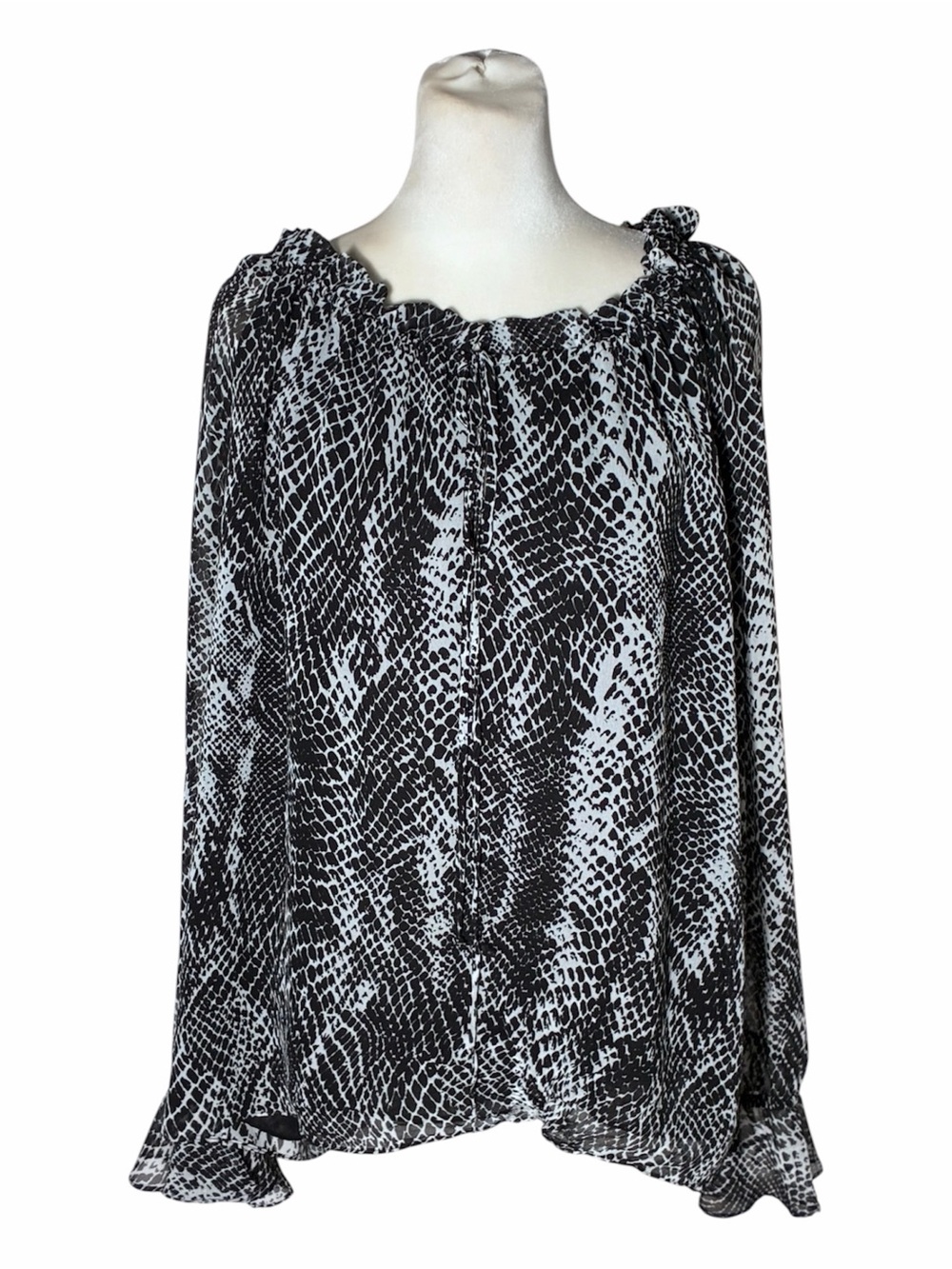 CHAUS animal print long sleeve blouse Size Large